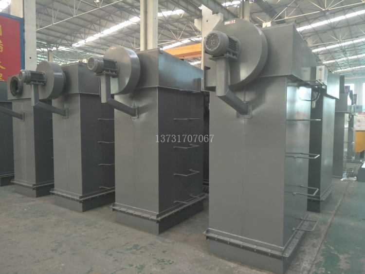 2018年最新研發15m2、25m2倉頂布袋除塵器投放市場